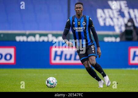 BRÜGGE, NIEDERLANDE - JANUAR 24: Odilon Kossounou vom Club Brugge während des Pro League-Spiels zwischen Club Brugge und KRC Genk im Jan Breydel Stadium Stockfoto