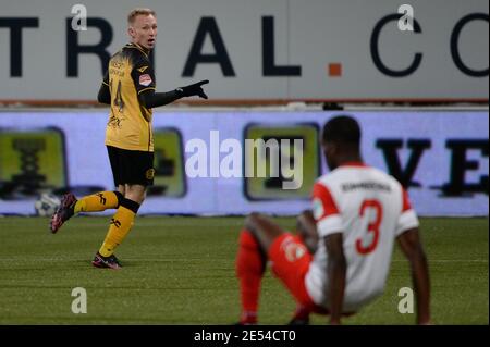 KERKRADE, NIEDERLANDE - JANUAR 24: Patrick PflŸcke von Roda JC na zijn 2-1, Mark Pabai von Jong FC Utrecht während der niederländischen Keukenkampioendivision matc Stockfoto