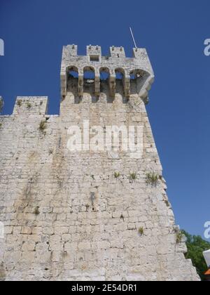 Verteidigungsturm der Burg Kamerlengo, Trogir, Kroatien Stockfoto