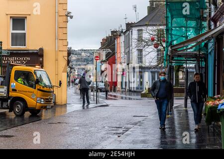 Clonakilty, West Cork, Irland. Januar 2021. Der Taoiseach, Michaél Martin, hat bestätigt, dass die aktuelle Stufe-5-Sperre bis zum 5. März fortgesetzt wird, um die Ausbreitung des Coronavirus zu verlangsamen. In dieser Zeit dürfen nur wichtige Geschäfte und Bauunternehmen geöffnet bleiben. Quelle: AG News/Alamy Live News Stockfoto