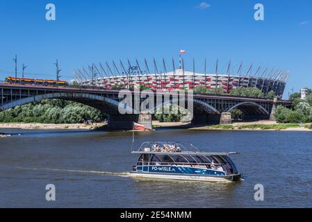 Die meisten Poniatowskiego - Poniatowski Brücke und Nationalstadion über Weichsel Ufer in Warschau Stadt, Polen Stockfoto