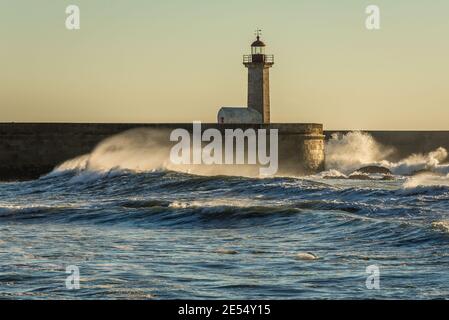 Felgueiras Leuchtturm in Foz Douro Bezirk von Porto Stadt, zweitgrößte Stadt in Portugal Stockfoto