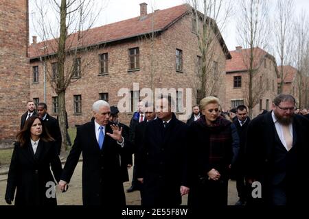 Oswiecim, Polen - 18. Februar 2019: Mike Pence, Vizepräsident der Vereinigten Staaten, besucht das ehemalige Nazi-Konzentrationslager Auschwitz-Birkenau. Stockfoto