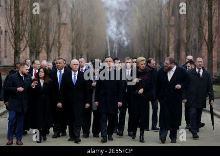 Oswiecim, Polen - 18. Februar 2019: Mike Pence, Vizepräsident der Vereinigten Staaten, besucht das ehemalige Nazi-Konzentrationslager Auschwitz-Birkenau. Stockfoto