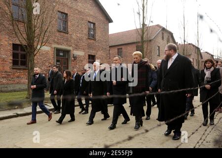 Oswiecim, Polen - 18. Februar 2019: Mike Pence, Vizepräsident der Vereinigten Staaten, besucht das ehemalige Nazi-Konzentrationslager Auschwitz-Birkenau. Stockfoto