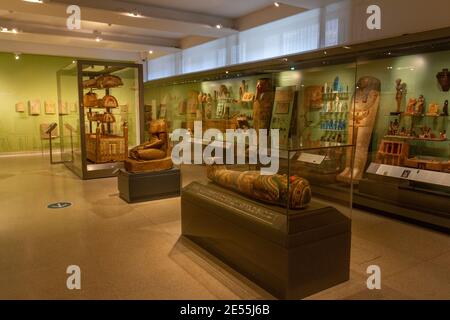 Allgemeine Ansicht der ägyptischen Exponate im Ashmolean Museum, das Museum für Kunst und Archäologie der Universität Oxford, Oxford UK. Stockfoto