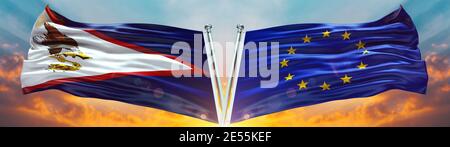 Flagge der Europäischen Union und Flagge der Amerikanischen Samoa winken mit Textur Himmel Wolke und Sonnenuntergang Doppelte Flagge Stockfoto