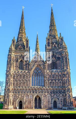 Kathedrale von Lichfield ist das einzige mittelalterliche englische Kathedrale mit drei Türmen. Stockfoto