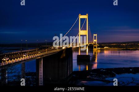 Die erste Severn-Brücke führt die M48 über den Bristol Channel nach Wales. Stockfoto