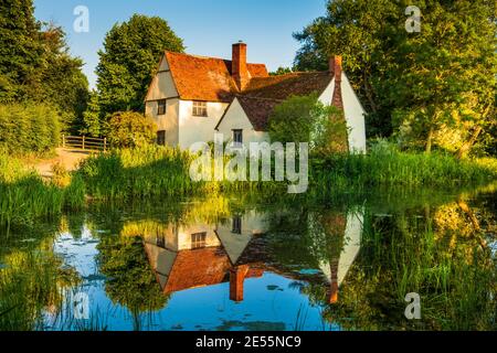 Willy Lott's Cottage at Flatford wurde im Hay Wain, einem Gemälde von John Constable, vorgestellt. Stockfoto