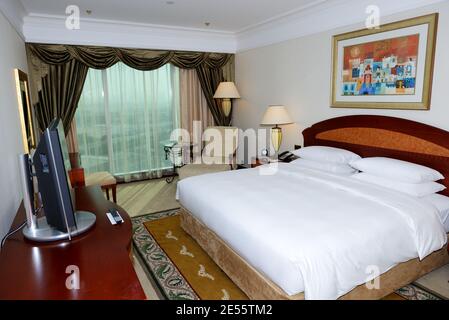 DUBAI, VAE - 8. SEPTEMBER 2013: Das Apartment im Grand Hyatt Dubai Luxury Resort Hotel am 8. September in Dubai, VAE. Stockfoto