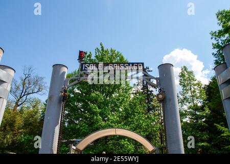 Brissago, Schweiz - 10. Mai 2018: Standortangabe an der Landestelle Stockfoto