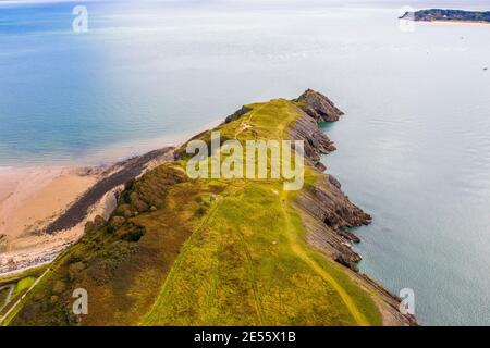 Der Giltar Point in Tenby Stadt von oben. Stockfoto