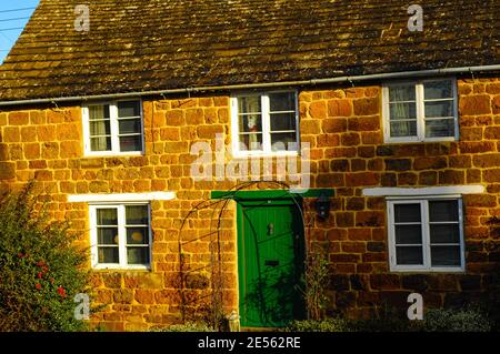 Rockingham Cottages and Village in der Nähe von Rockingham Castle Corby in Northamptonshire England GB Stockfoto