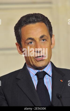 Der französische Präsident Nicolas Sarkozy bei einer Pressekonferenz im Elysee-Palast in Paris am 2. Juli 2008. Sarkozy sagt, dass die freigelassene kolumbianisch-französische Geisel Ingrid Betancourt bei "guter Gesundheit" sei und dass ihre Kinder sie in Kolumbien sehen werden. Foto von Ammar Abd Rabbo/ABACAPRESS.COM Stockfoto