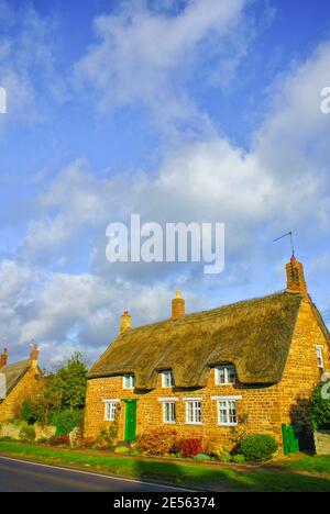 Rockingham Cottages and Village in der Nähe von Rockingham Castle Corby in Northamptonshire England GB Stockfoto