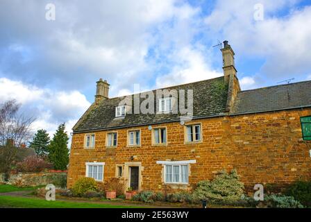 Rockingham Cottages and Village in der Nähe von Rockingham Castle Corby in Northamptonshire England GB Stockfoto