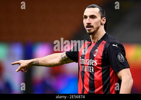 Mailand, Italien. Januar 2021. MAILAND, ITALIEN - 26. Januar 2021: Zlatan Ibrahimovic vom AC Mailand Gesten während der Coppa Italia Fußballspiel zwischen FC Internazionale und AC Mailand. (Foto von Nicolò Campo/Sipa USA) Quelle: SIPA USA/Alamy Live News Stockfoto