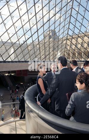 Die syrische First Lady Asma Al Assad nach ihrem Besuch im Louvre in Paris, Frankreich, am 13. Juli 2008. Foto von Ammar Abd Rabbo/ABACAPRESS.COM Stockfoto