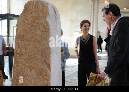 Die syrische First Lady Asma Al Assad und Henri Loyrette besuchen am 13. Juli 2008 das Louvre-Museum in Paris. Foto von Ammar Abd Rabbo/ABACAPRESS.COM Stockfoto