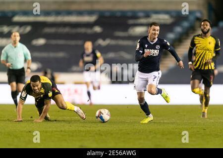 LONDON, ENGLAND. JAN 26TH: JED Wallace von Millwall läuft zum Ball während des Sky Bet Championship Matches zwischen Millwall und Watford in Den, London am Dienstag 26. Januar 2021. (Kredit: Juan Gasparini - MI News) Kredit: MI Nachrichten & Sport /Alamy Live Nachrichten Stockfoto