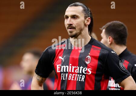 Mailand, Italien. Januar 2021. Mailand, Italien, Giuseppe Meazza San Siro Stadion, 26. Januar 2021, Zlatan Ibrahimovic (AC Mailand) während des FC Internazionale gegen AC Mailand - Italienischer Fußball Coppa Italia Spiel Credit: Francesco Scaccianoce/LPS/ZUMA Wire/Alamy Live News Stockfoto