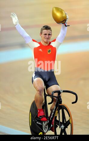 Die deutschen Rene Enders, Maximilian Levy und Stefan Nimke gewinnen am 15. August 2008 im Laoshan Velodrome in Peking, China, die Bronzemedaille im Mannschaftssprint beim Tag der Olympischen Spiele in Peking. Foto von Gouhier-Hahn-Nebinger/Cameleon/ABACAPRESS.COM Stockfoto