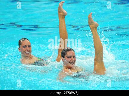 Andrea Fuentes und Gemma Mengual aus Spanien treten am 10. August 2008 im National Aquatics Centre in Peking, China, am 2008. August im Synchronized Swimming Duet Technical Routine Event der Olympischen Spiele 18 in Peking an. Foto von Gouhier-Hahn-Nebinger/Cameeon/ABACAPRESS.COM Stockfoto