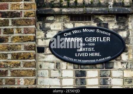 Mark Gertler Plakette errichtet in One Well Mount Studios. Er war ein britischer Maler von Porträts und Stillleben. Berühmter Bewohner von Hampstead, London. Stockfoto