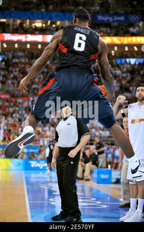 LeBron James aus den USA beim Basketball-Finale der Herren, USA gegen Spanien bei den Olympischen Spielen 2008 in Peking, China, am 24. August 2008. Die USA haben 118-107 gewonnen. Foto von Gouhier-Hahn-Nebinger/Cameleon/ABACAPRESS.COM Stockfoto