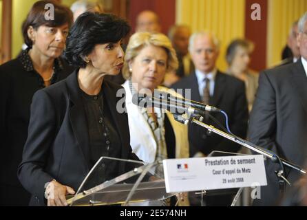 Die französische Justizministerin Rachida Dati hält am 29. August 2008 eine Rede vor dem Gericht in Metz, Frankreich. Foto von Christophe Guibbaud/ ABACAPRESS.COM Stockfoto