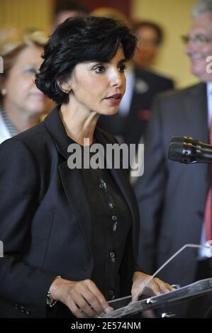 Die französische Justizministerin Rachida Dati hält am 29. August 2008 eine Rede vor dem Gericht in Metz, Frankreich. Foto von Christophe Guibbaud/ ABACAPRESS.COM Stockfoto