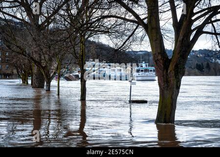 Hochwasser nach heftigen Regenfällen in Vallendar. Die Stadt Vallendar ist ein mittelgroßes Zentrum im Landkreis Mayen-Koblenz in Rheinland-Pfalz Stockfoto