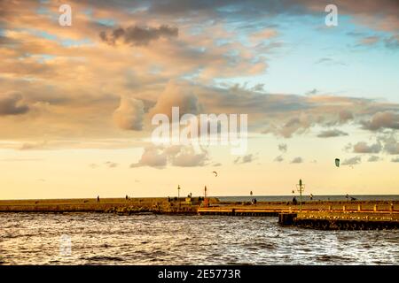 Ruhe.schöner Sonnenuntergang an der Ostsee. Stockfoto