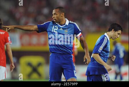 Frankreichs Kapitän Thierry Henry während des Fußballspiels, WM 2010 Qualifing, Österreich gegen Frankreich im Ernst-Happel-Stadion in Wien, Österreich am 6. September 2008. Österreich besiegt Frankreich, 3:1. Foto von Jin Ming/Cameleon/ABACAPRESS.COM Stockfoto