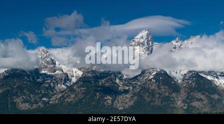 Nahaufnahme von Sturmwolken, die sich von der teton-Bergkette im großen teton-Nationalpark in wyoming, usa, klären Stockfoto