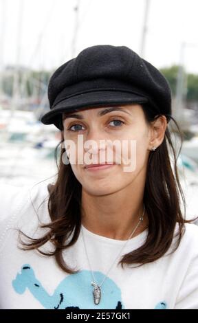 Die französische Schauspielerin Adeline Blondieau posiert während des 10. TV Fiction Festivals von La Rochelle, in La Rochelle, Frankreich, am 18. September 2008. Foto von Patrick Bernard/ABACAPRESS.COM Stockfoto