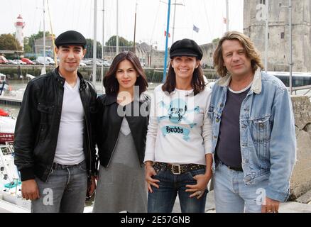 Adeline Blondieau, Elodie Yung, Mhamed Arezki und Luc Thuillier posieren während des 10. TV Fiction Festivals von La Rochelle, in La Rochelle, Frankreich, am 18. September 2008. Foto von Patrick Bernard/ABACAPRESS.COM Stockfoto