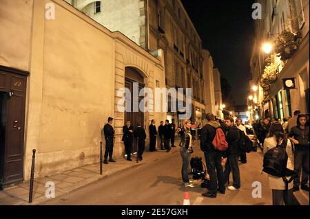 Die Teilnehmer der Star Academy 8 kommen am 19. September 2008 in ihrem Privathotel Rue Charlot im Zentrum von Paris an. Foto von Giancarlo Gorassini/ABACAPRESS.COM Stockfoto