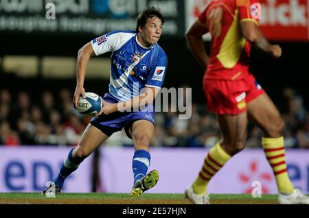 Montpelliers Francois Trinh-Duc während des Top 14 Rugby-Spiels, Montpellier Rugby Club gegen USAP ( Union Sportive Arlequins Perpignan Rouss ) im Du Manoir Stadion in Montpellier am 20. September 2008. USAP gewann 5:3. Foto von Sebastien Boue/Cameleon/ABACAPRESS.COM Stockfoto