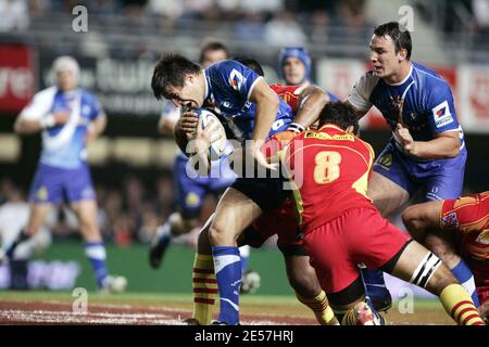 Montpelliers Francois Trinh-Duc während des Top 14 Rugby-Spiels, Montpellier Rugby Club gegen USAP ( Union Sportive Arlequins Perpignan Rouss ) im Du Manoir Stadion in Montpellier am 20. September 2008. USAP gewann 5:3. Foto von Sebastien Boue/Cameleon/ABACAPRESS.COM Stockfoto