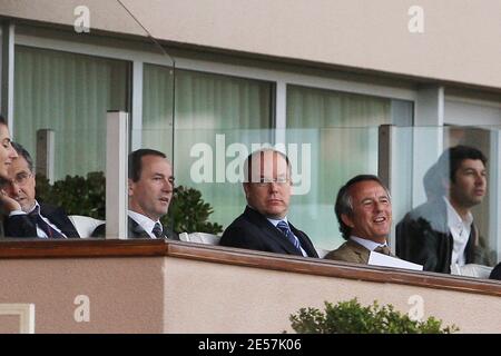 Prinz Albert II. Von Monaco nimmt am 24 2008. September an dem französischen Ligacup-Fußballspiel Monaco gegen PSG im Louis II-Stadion in Monaco Teil. Paris Saint-Germain gewann 1:0. Foto von ABACAPRESS.COM Stockfoto