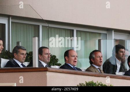 Prinz Albert II. Von Monaco nimmt am 24 2008. September an dem französischen Ligacup-Fußballspiel Monaco gegen PSG im Louis II-Stadion in Monaco Teil. Paris Saint-Germain gewann 1:0. Foto von ABACAPRESS.COM Stockfoto