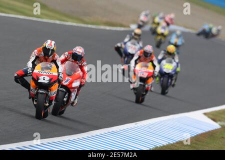 Der spanische Dani Pedrosa von Repsol/Honda Team und der australische Casey Stoner von Ducati während des Großen Preises für japanische Motorräder auf dem Twin Ring Motegi Circuit in Motegi, nördlich von Tokio, Japan, am 28. September 2008. Foto von Malkon/Cameleon/ABACAPRESS.COM Stockfoto