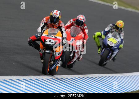 Der spanische Dani Pedrosa von Repsol/Honda Team, der australische Casey Stoner von Ducati und der italienische Valentino Rossi von Fiat/Yamaha Team während des japanischen Motorrad-Grand Prix auf dem Twin Ring Motegi Kurs in Motegi, nördlich von Tokyo, Japan am 28. September 2008. Foto von Malkon/Cameleon/ABACAPRESS.COM Stockfoto