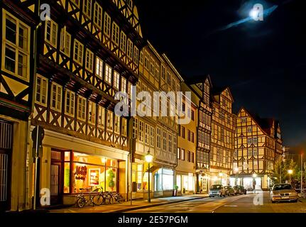 HANNOVER, 21. NOVEMBER 2012: Die Linie der gekippten Fachwerkhäuser am Holzmarkt, am 21. November in Hannover Stockfoto