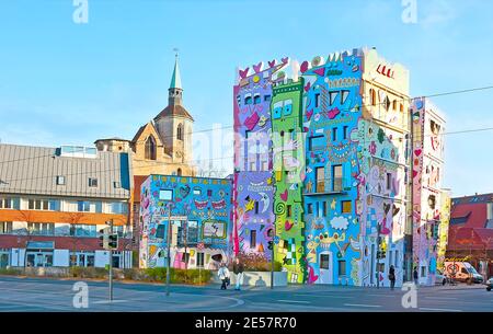 BRAUNSCHWEIG, 22. NOVEMBER 2012: Das Happy Rizzi House Exterieur lockt Touristen an, am 22. November 2012 in Braunschweig auf der Ackerhoff spazieren zu gehen Stockfoto