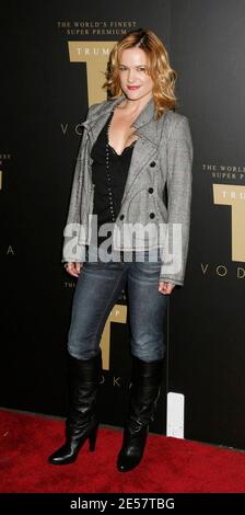 Victoria Pratt kommt auf dem roten Teppich für den Start von Donald Trumps neuem Wodka in Les Deux in Hollywood, Kalifornien, am 01/17/07 an. [[sbd]] Stockfoto