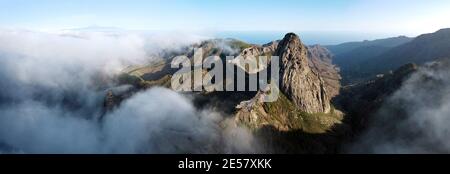 Panoramalandschaft, Roque de Agando, La Gomera, Kanarische Inseln. Hochwertige Fotos Stockfoto