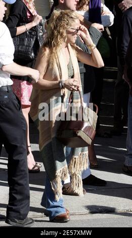 Sheryl Crow geht auf eine Pre-Oscars Party in Beverly Hills, ca. als Mexikaner komplett mit Poncho. 24/07 [[rac ral]] Stockfoto